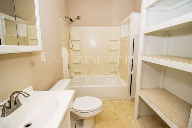 Building Photo - 3286 W 84th St