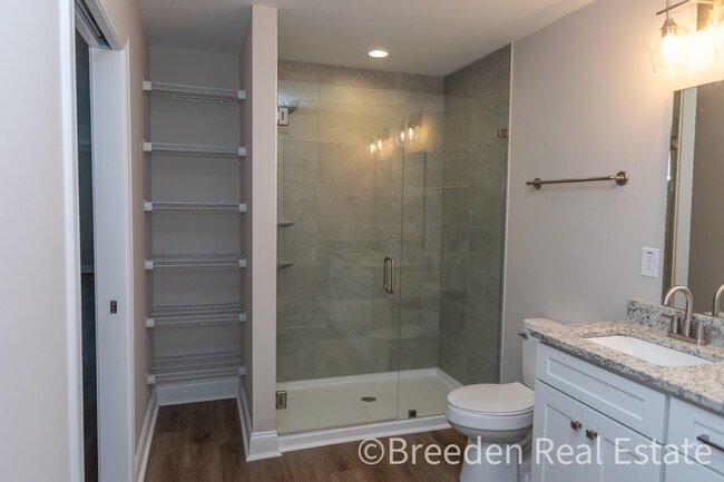 Building Photo - 808 5th Ave SW