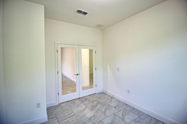 Building Photo - 5054 Marina Dr