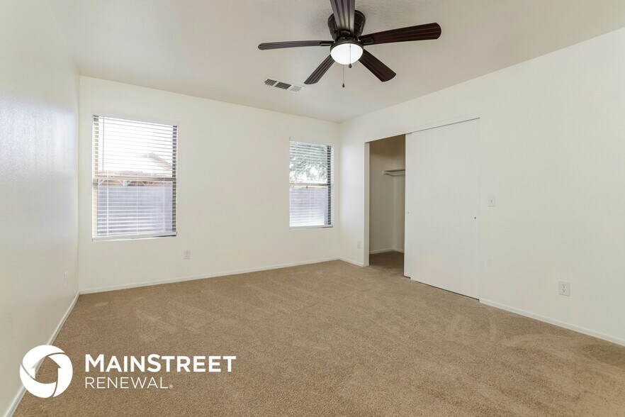 Building Photo - 1725 W Rita Marie Dr