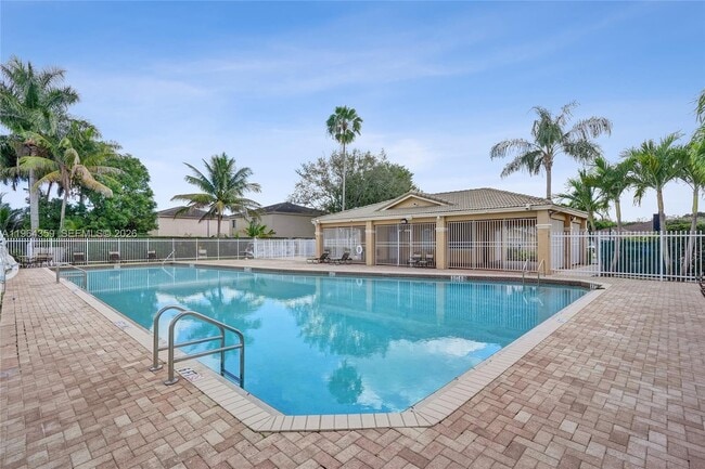 Building Photo - 2421 SW 103rd Way