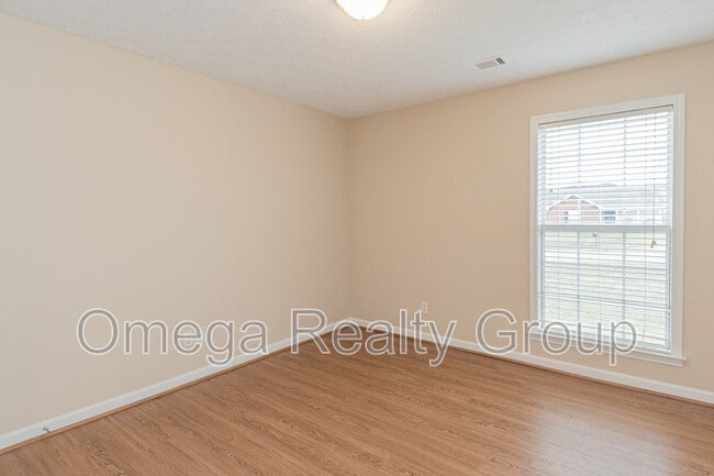 Building Photo - 614 River Birch Dr