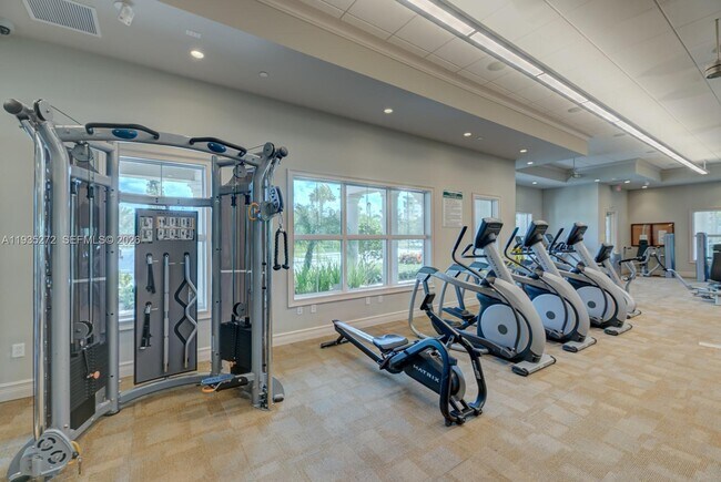 Building Photo - 1023 Eucalyptus Dr