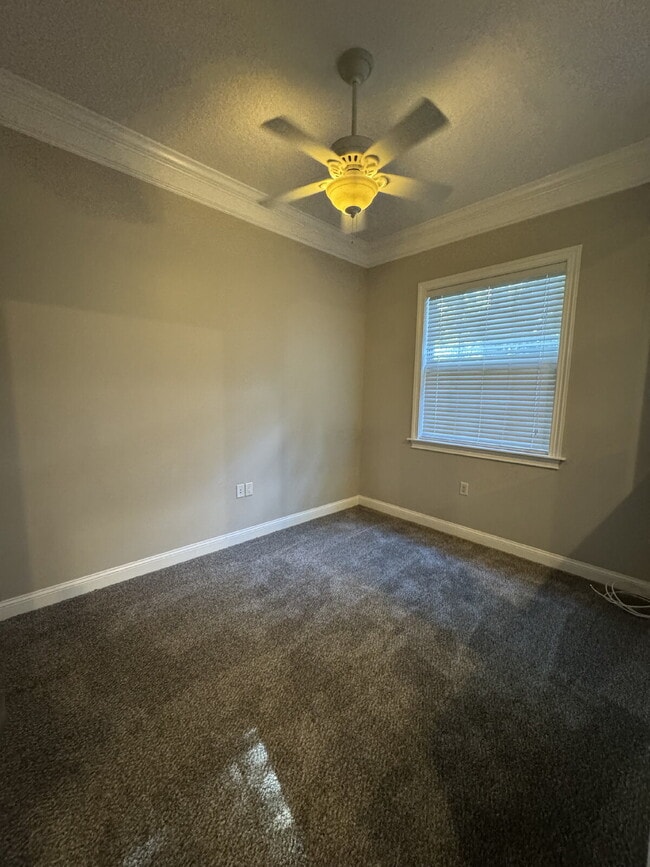 Building Photo - 4 bedroom 4 bath in gated community in Ora...