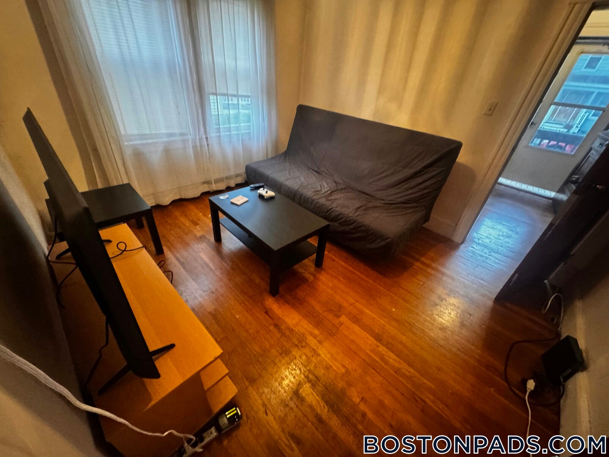 Building Photo - 121 Murdock St