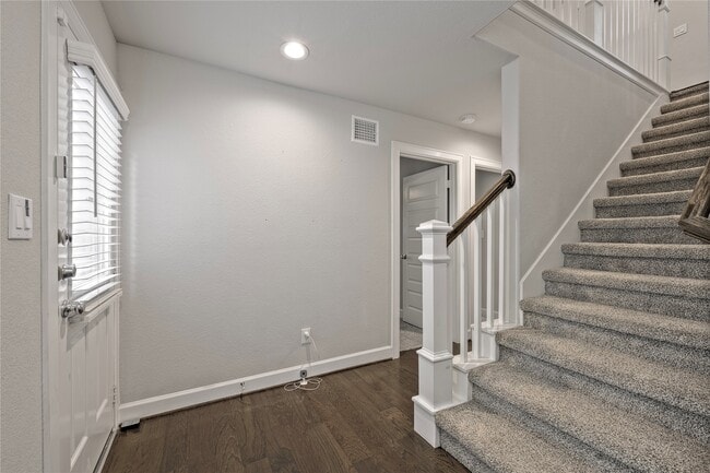 Building Photo - 11915 Oakmont Valley Trace