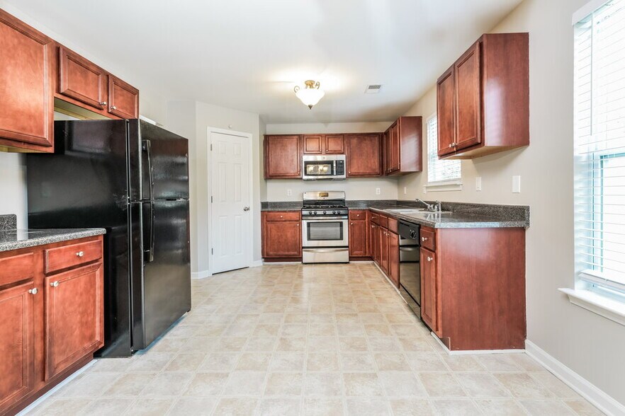Building Photo - 4618 Ash Tree St SW
