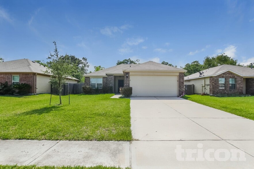 Building Photo - 110 N Golden Oak Dr