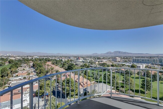 Building Photo - 3111 Bel Air Dr
