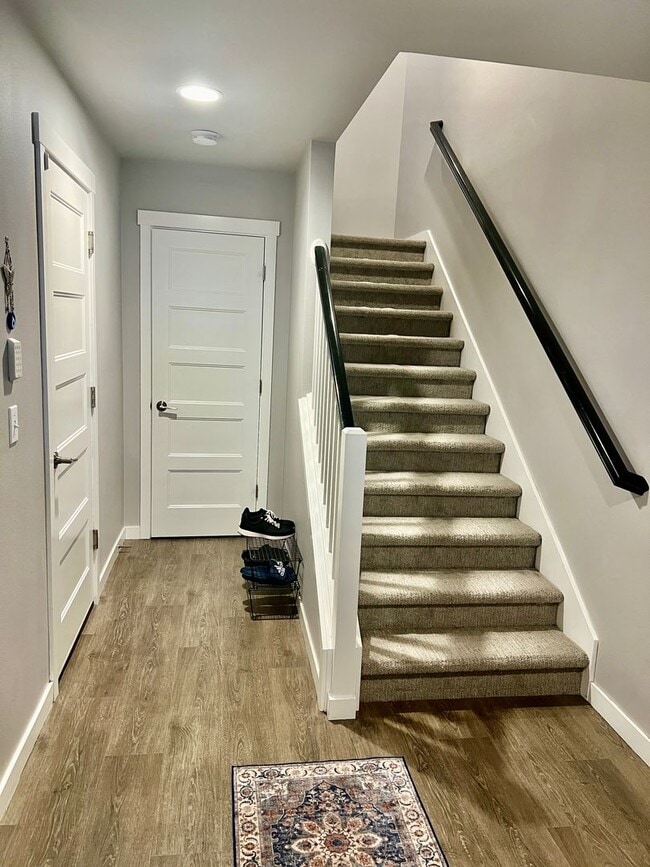 Building Photo - 3Bd/2.5Ba Lynnwood Townhouse