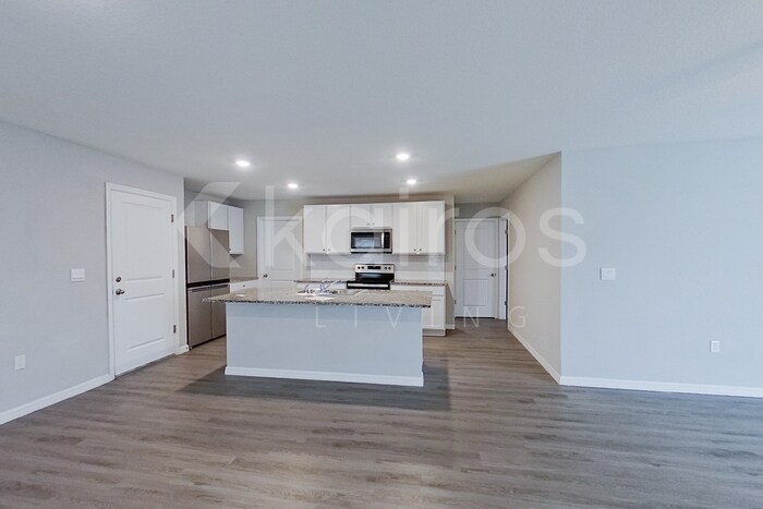 Building Photo - 8651 SW 44th Ct