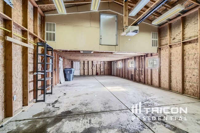 Building Photo - 3625 S Elati St