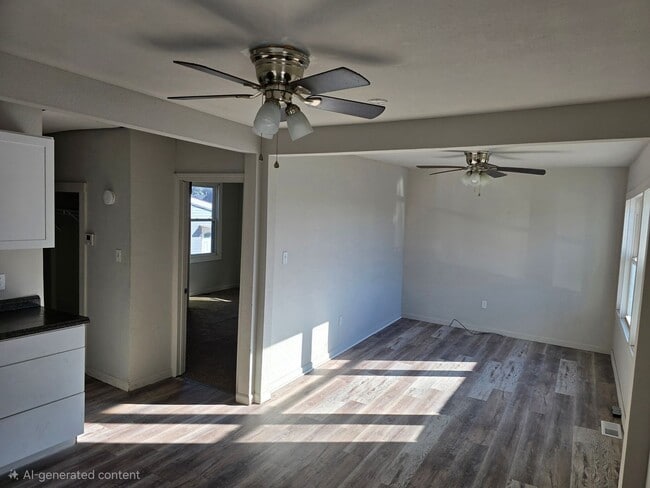 Building Photo - Newly updated cute 2bed/1bath