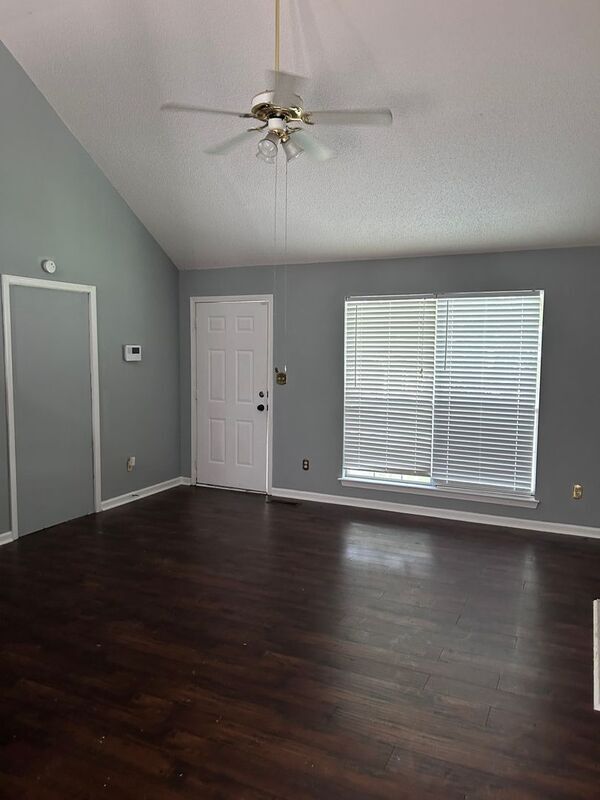 Building Photo - 6927 Brittany Ln