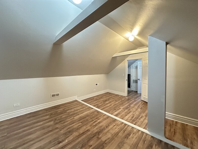 Building Photo - 720 N Elizabeth St