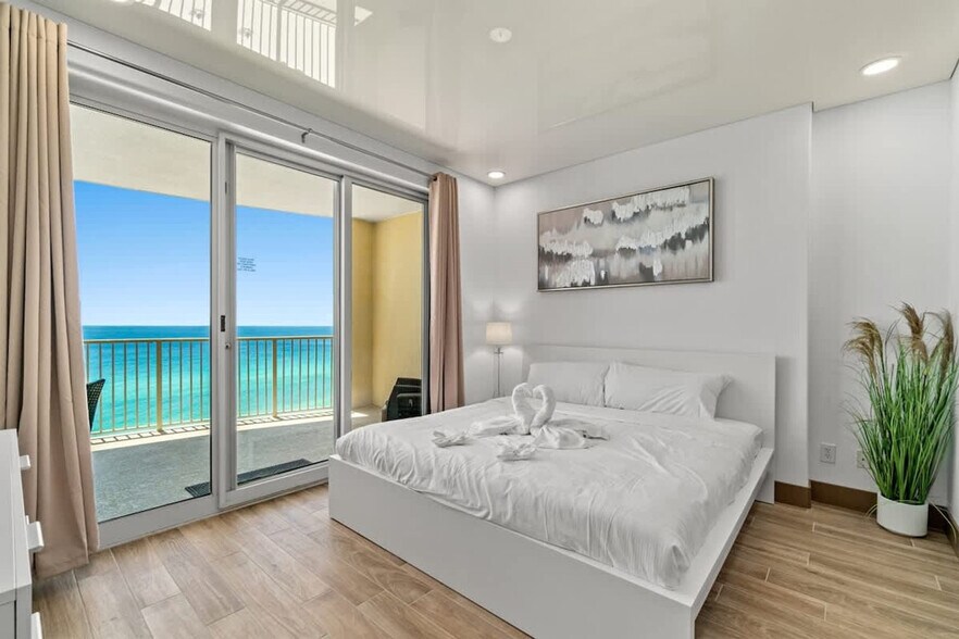 Building Photo - 10625 Front Beach Rd