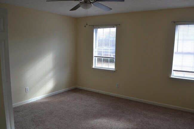 Building Photo - 4453 McManus Ct