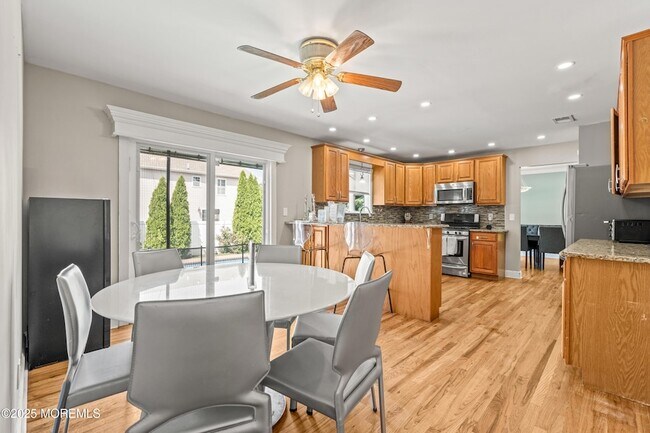 Building Photo - 7 Linden Ave