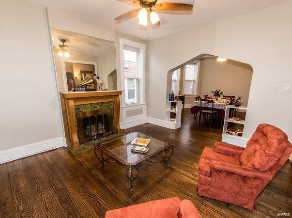 Large Living Area (2) - 4507 S Grand Blvd