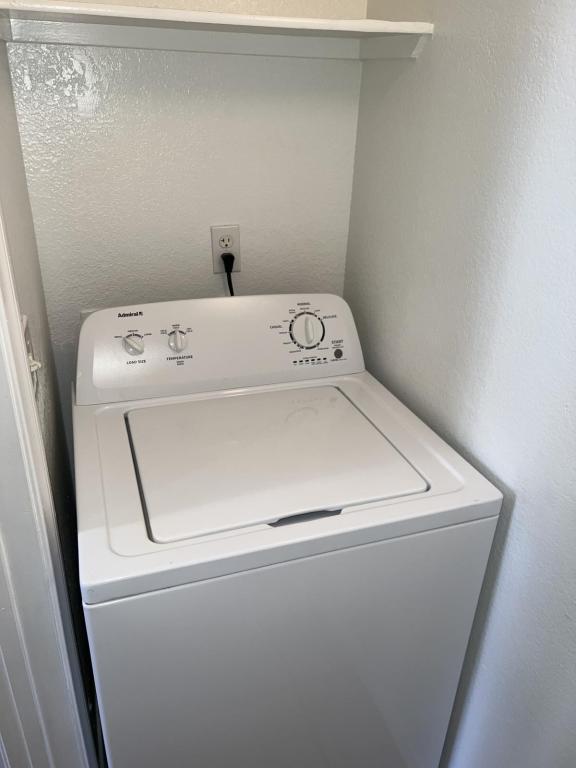 Building Photo - 7570 W Flamingo Rd