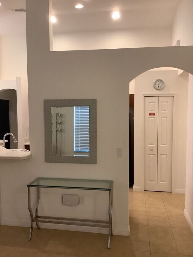 Building Photo - Furnished 4-Bedroom Pool Home in Davenport...