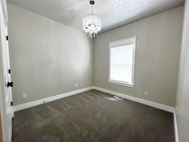Building Photo - Gorgeous 4 bed 3 bath home in Meridian, ju...