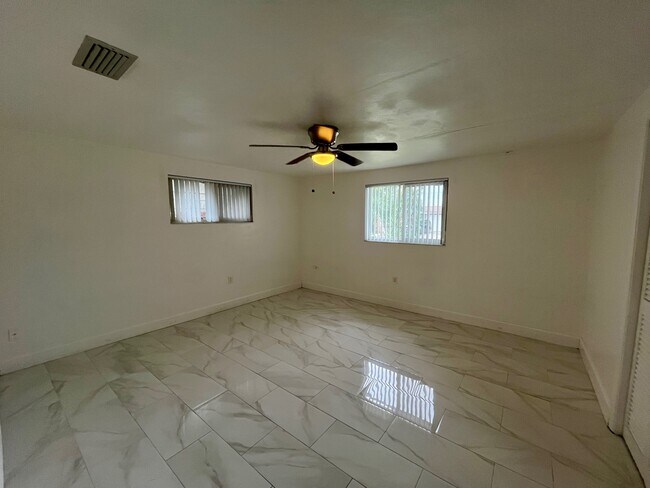 Building Photo - 5121 Dove Dr