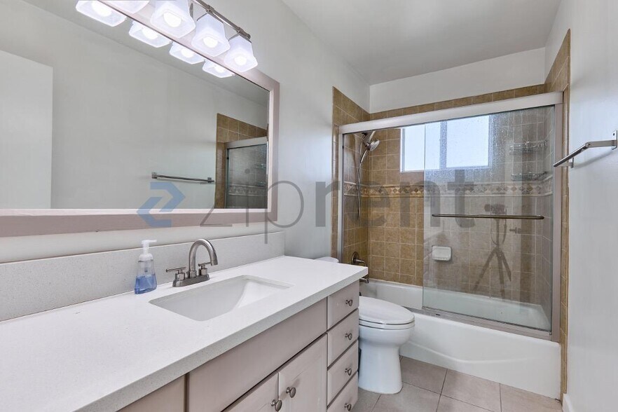 Building Photo - 1410 Central Ave