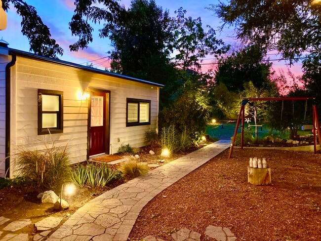 Building Photo - 5265 Loleta Ave