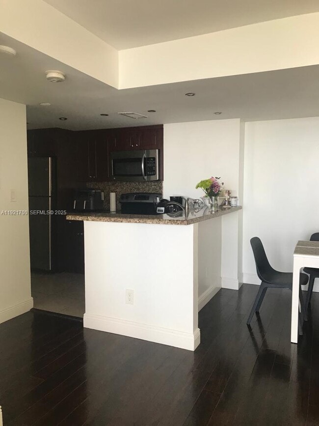 Building Photo - 770 Claughton Island Dr