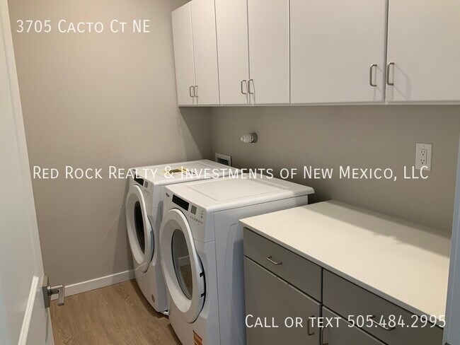 Building Photo - 3705 Cacto Ct
