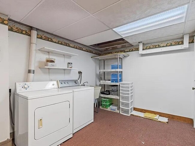 Building Photo - 1447 Beverly Dr