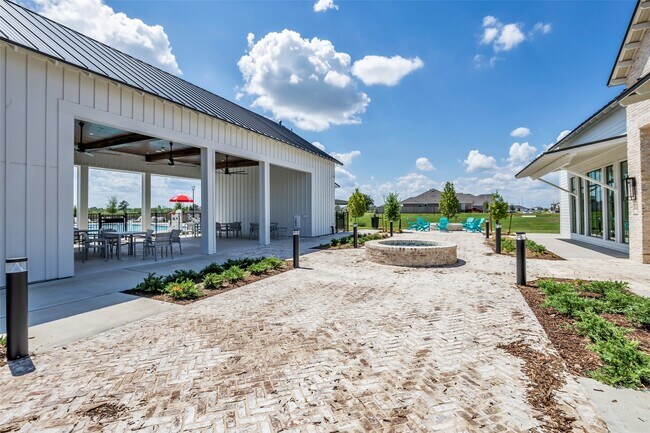 Building Photo - 29527 Saddleview Dr