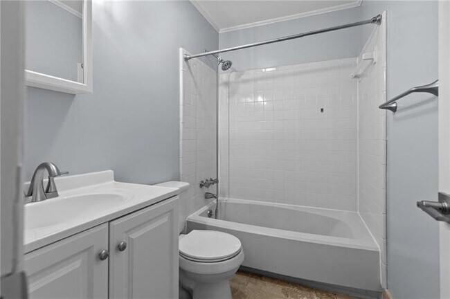 Building Photo - 4019 Shady Dr NW