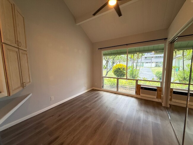 Building Photo - Village Green in Hawaii Kai 3 bedroom 2 ba...