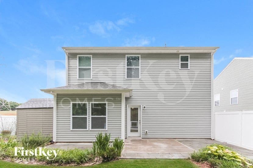 Building Photo - 3815 Streamside Dr