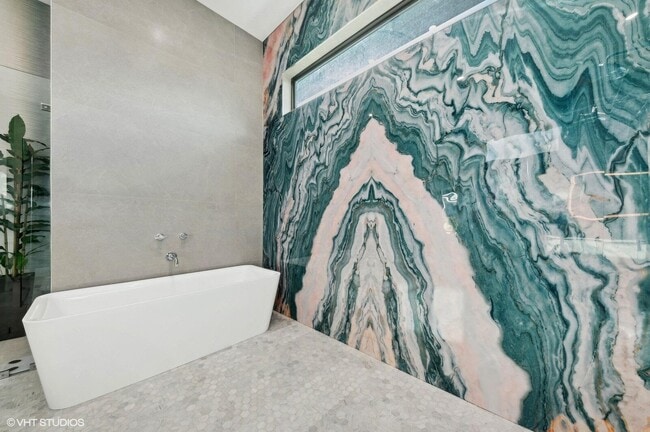 Building Photo - 8533 N Native Dancer Rd