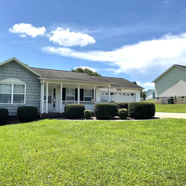 Building Photo - Home with 3 Bedrooms, 2 Baths with 2 Car G...