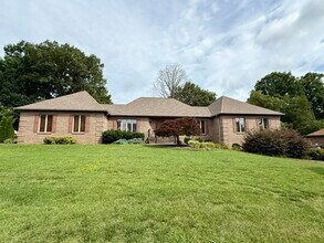Building Photo - 590 Wedgwood Dr