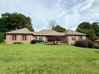 Building Photo - 590 Wedgwood Dr
