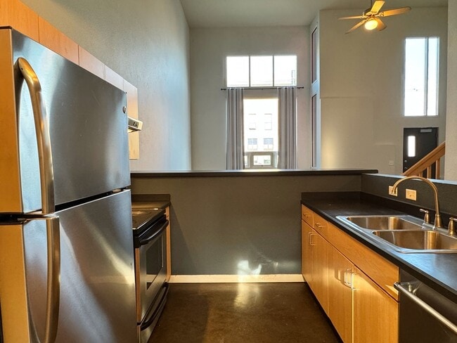 Building Photo - 2400 Welton St