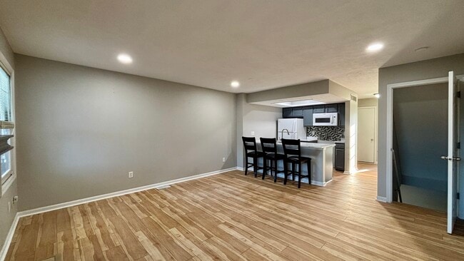 Building Photo - 6086 S Bay Dr