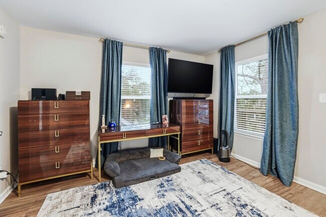 Building Photo - 1241 N Bronough St