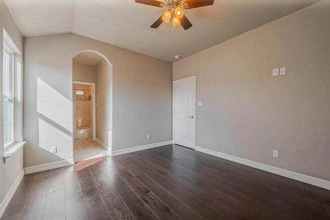 Building Photo - 4307 Hershe St
