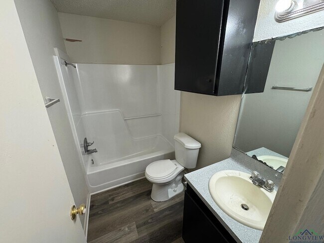 Building Photo - 3500 Denson Dr