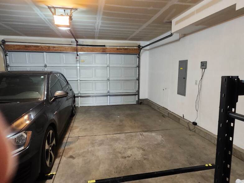 Building Photo - 2349 Spring Blossom Dr