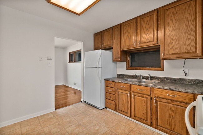 Building Photo - 7048 Lipan St