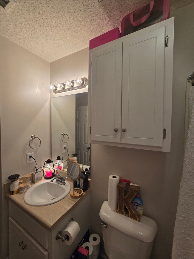 Building Photo - Woodland Park