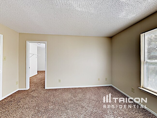 Building Photo - 6733 Everbloom Ln