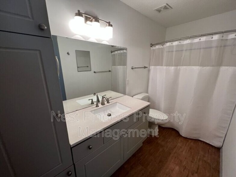 Building Photo - 10200 Belle Rive Blvd